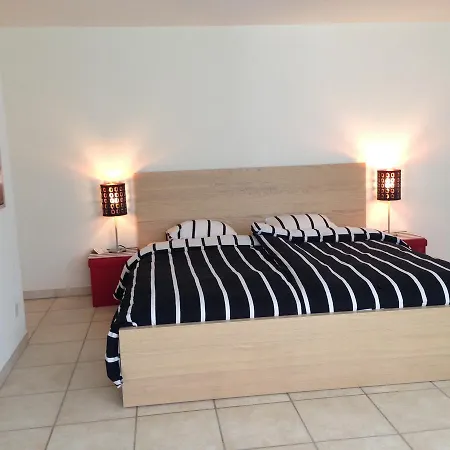 Schones Neues Gute Lage Apartamento